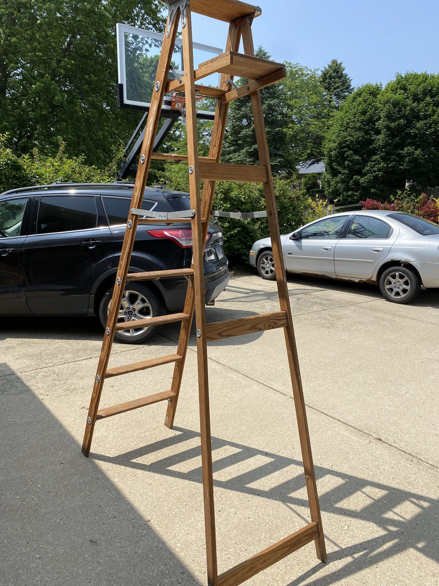 7’ Wooden Ladder
