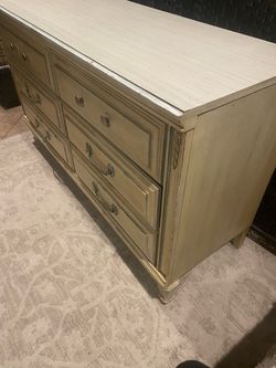 Vintage French Country 6-Drawer Dresser - Kenlea Crafts Inc.