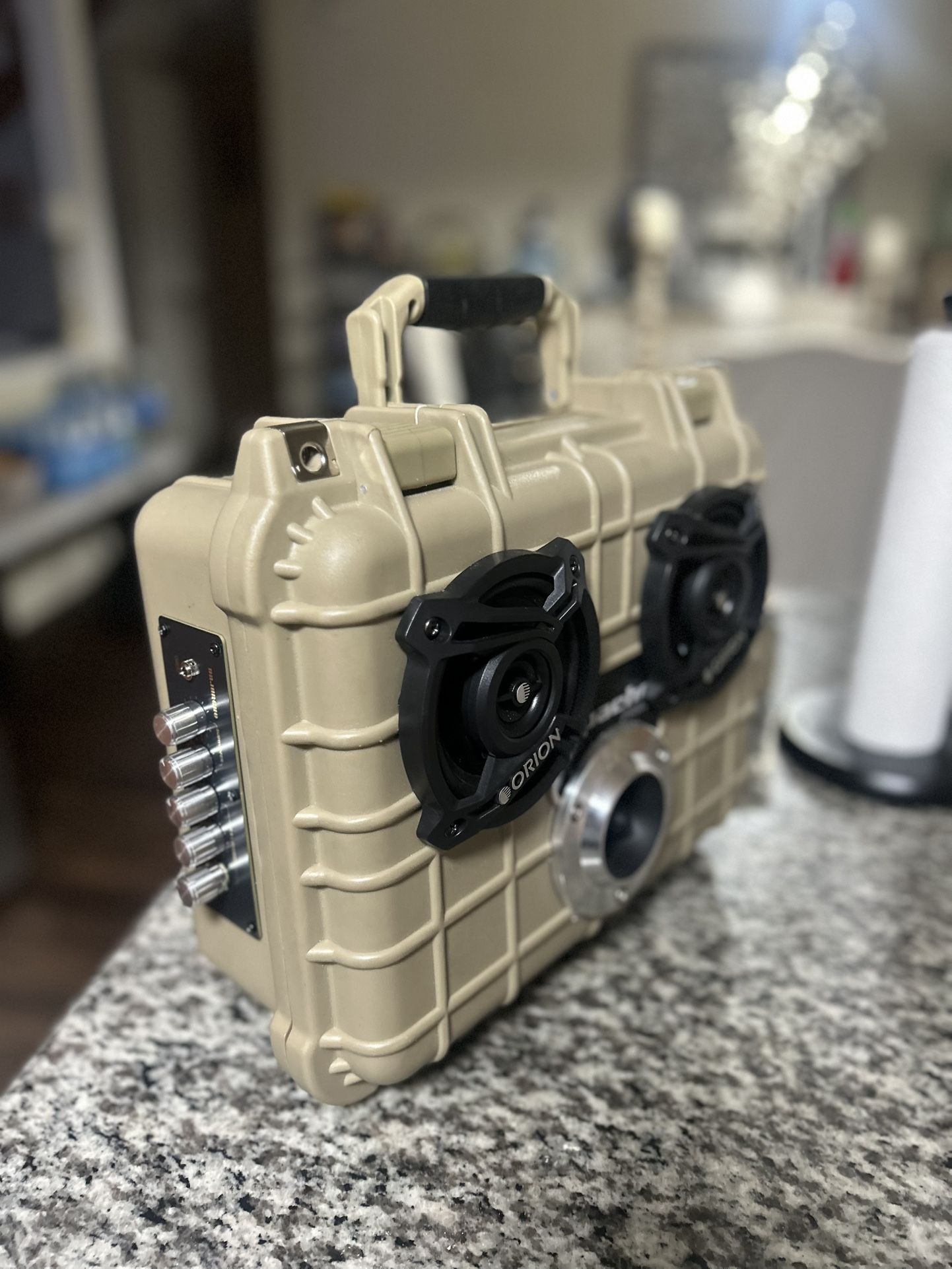 Speaker Gun Box