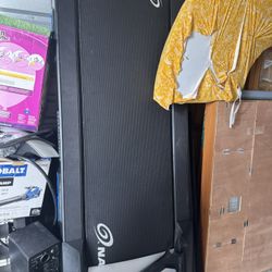 Nautilus T628 Treadmill