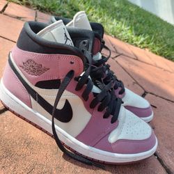 Wmns Air Jordan 1 Mid SE 'Berry Pink'