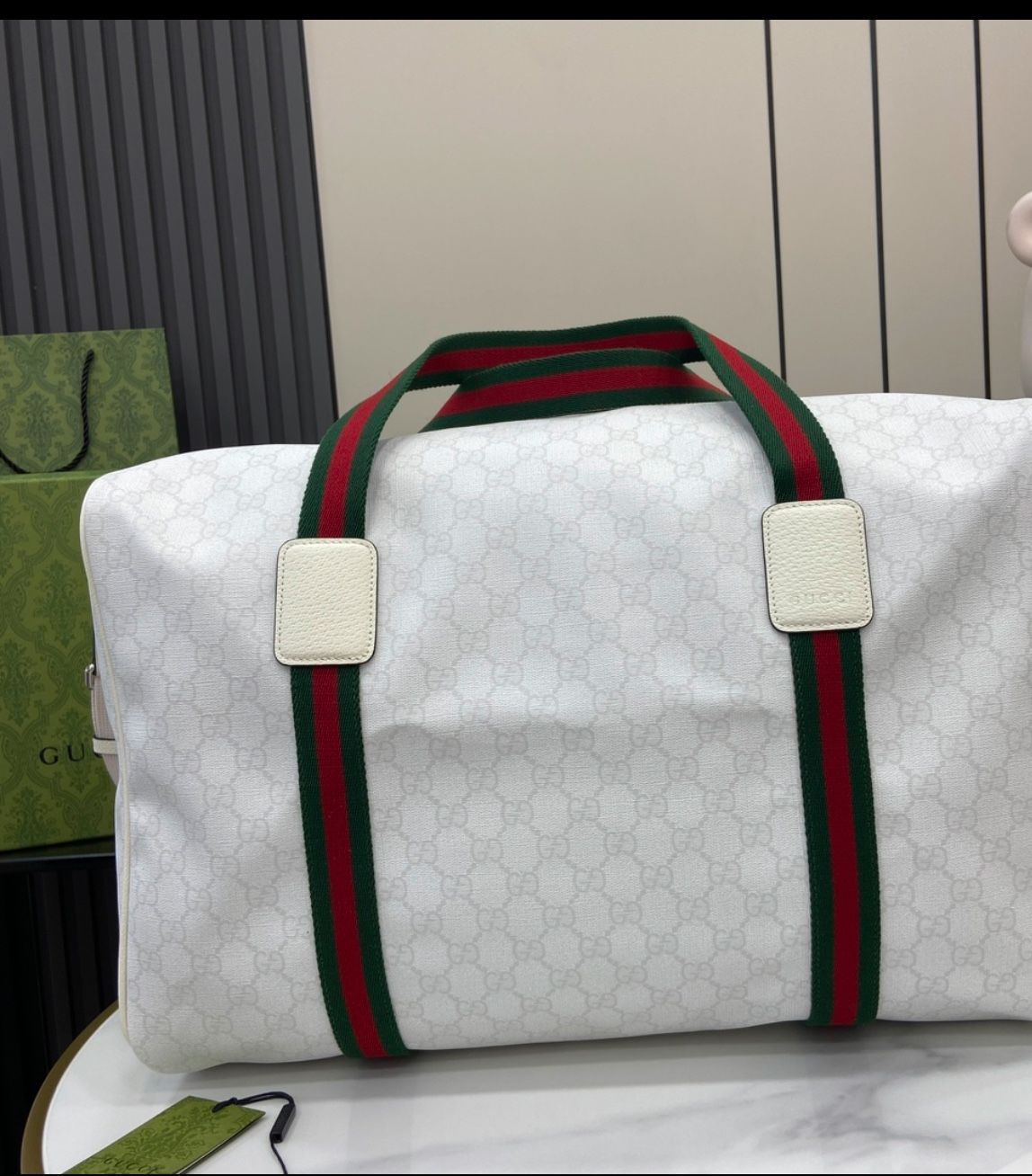 Brand New Gucci Bag !!