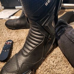 Sedici Boots Size 10 Men
