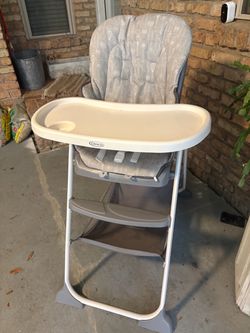 Graco Slim Snacker Highchair