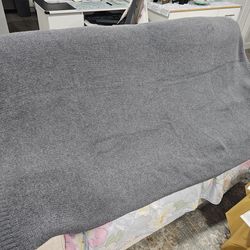 New super large 100% cashmere throw/blanket.