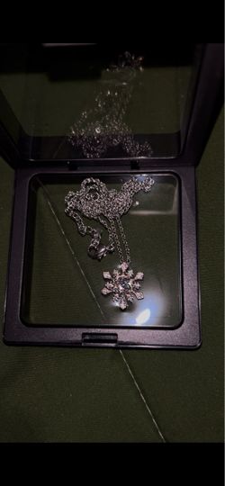 Silver Snowflake Crystal Pendant Necklace