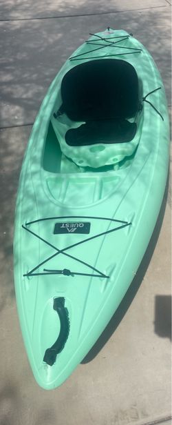 8 foot sit in Kayak (Quest Heron) with paddles