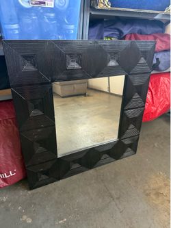 Accent wall mirror
