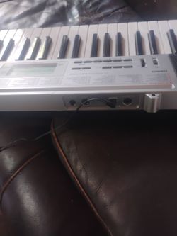 Casio keyboard lk190 has red key color when you push on the keys