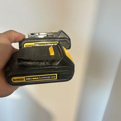 DeWalt 20V MAX Lithium-Ion Batteries (Set of 2)