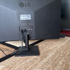 2 LG monitors