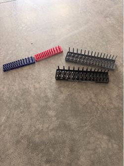 Socket rails