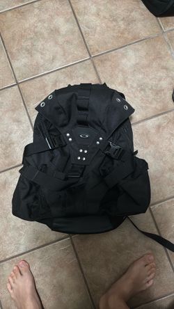 Oakley Icon Rc 32 Liter Black Backpack – New / Never Used