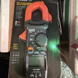 Digital Clamp Meter