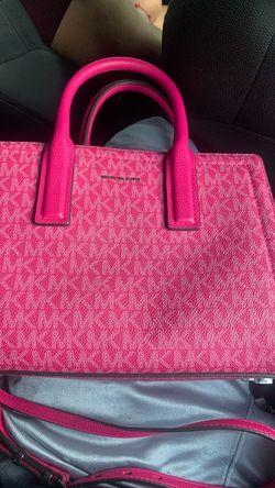 Pink Michael Koors for 125, black Guess bag for 40 or both for 150