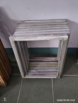 Aluminum frames inside size 20"x 27.75