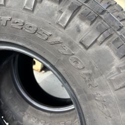 295/70R17 Nitto Ridgegrappler Free