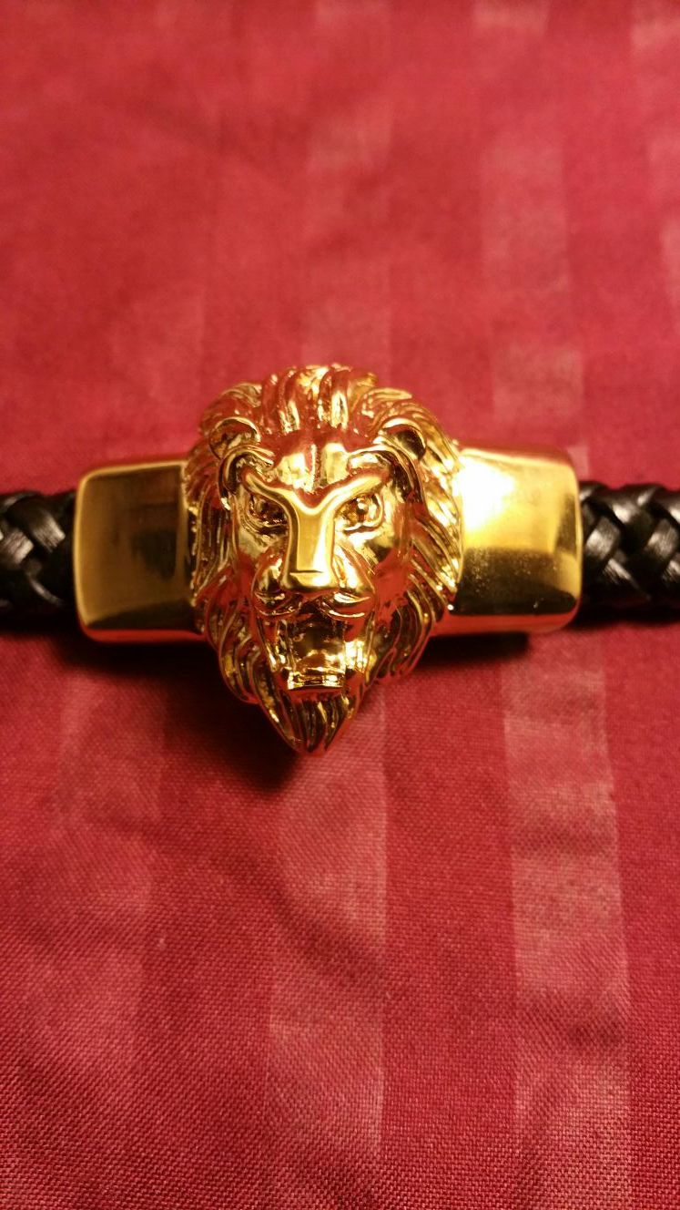 VERSACE LION 18KT GOLD PLATED LEATHER BRACELET 8" HIGH QUALITY.