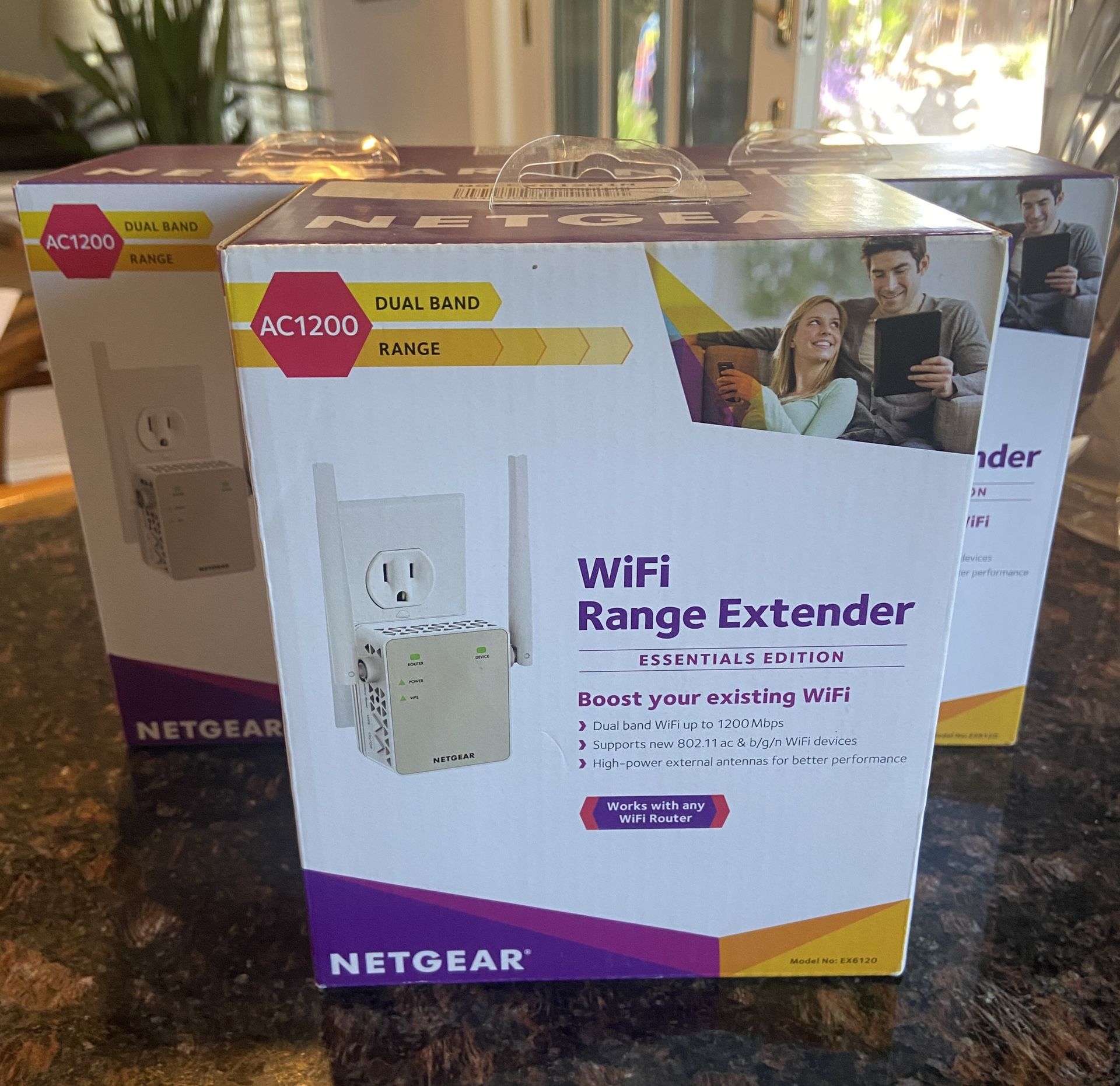NETGEAR Wi-Fi Range Extender (new)