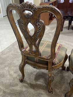 4 dinning table chairs