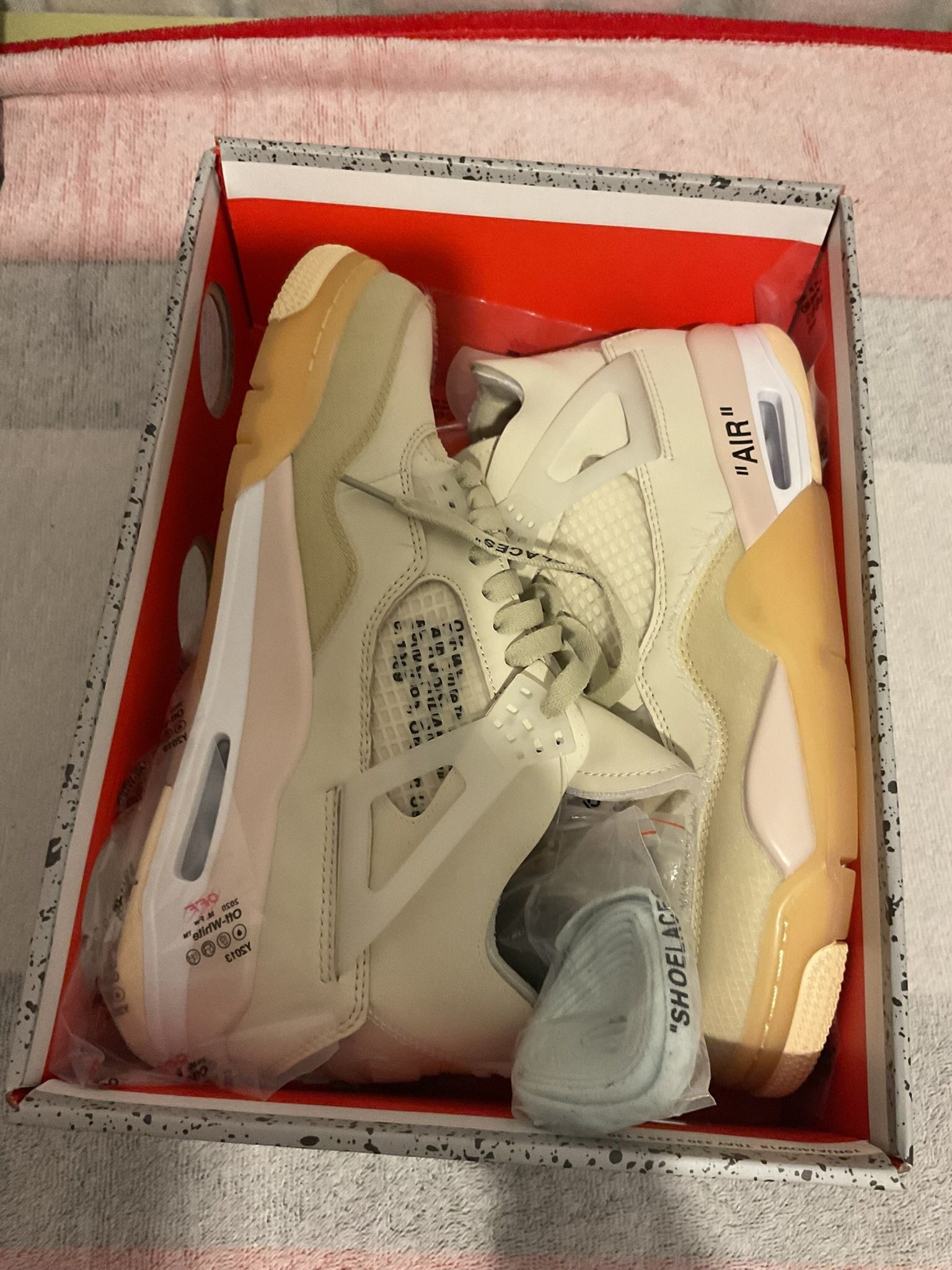 Jordan 4s. Off. White
