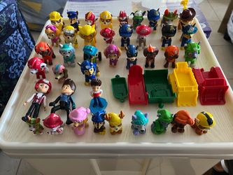 PAW Patrol Figure Collection Large Lot