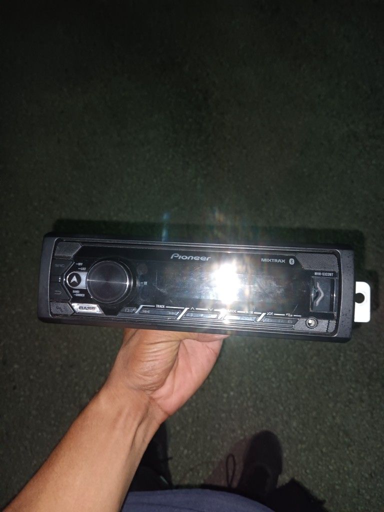 Pioneer Mixtrax Car Stereo $ 40