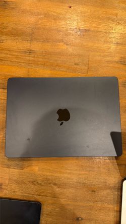 MacBook Air m3 2024 16gb memory 256gb hard drive