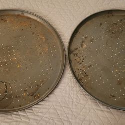 Two 16 Inch Pizza Pans