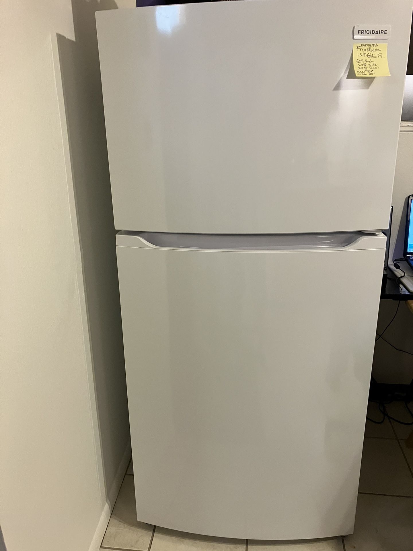 13.9 Cu Ft  Refrigerator Freezer