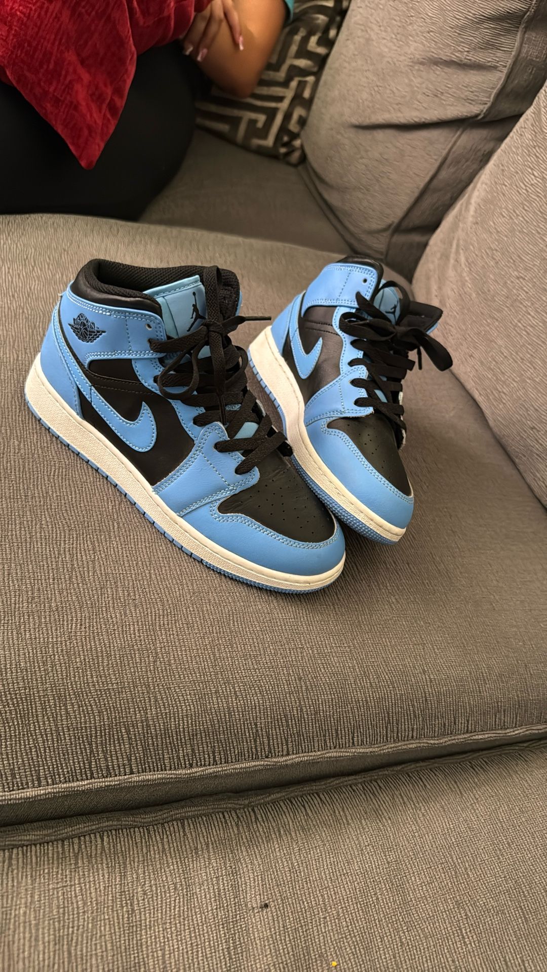 Jordan 1 Mids Size 6Y