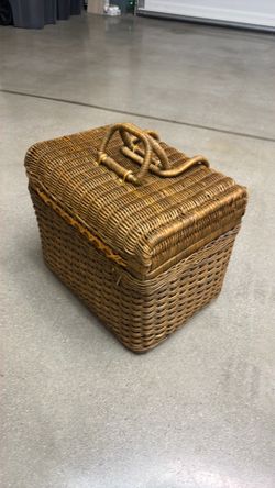 Picnic Basket Vintage