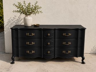 Elegant Black French Provincial 9 Drawer Dresser