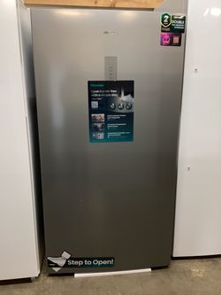 Hisense TouchStep Convertible 32.70 in 17 cu.ft. Garage Ready Frost-Free Smart Upright Freezer New Scratch and Dent