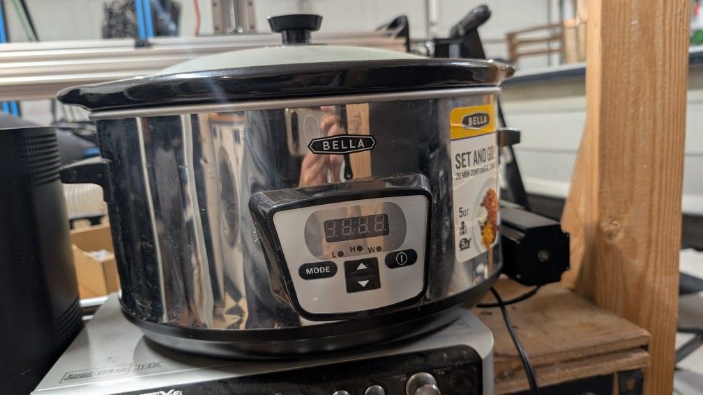 BELLA Digital Slow Cooker / Crock Pot – Programmable