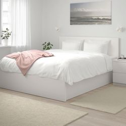 Queen Size Storage Bed For Sale. With Mattress And Mattress Pad 