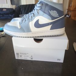 (WMNS) Air Jordan 1 Mid colorway