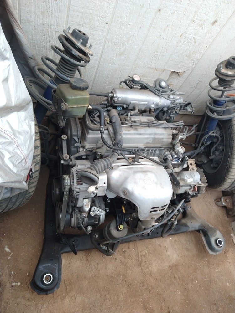 1999 Toyota 4 cylinder 2.2L Engine And Automatic Trans
