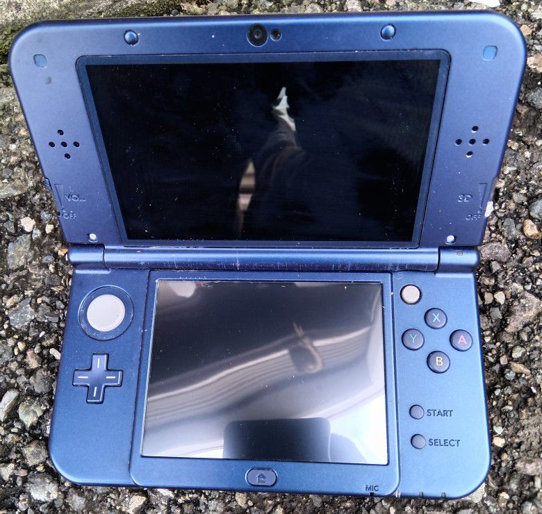 Nintendo Galaxy 3ds Lx Game Needs Charger In Wallingford 
