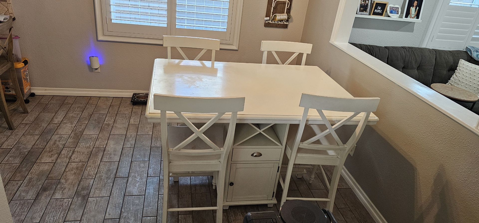 White 4 Seat Dining Table