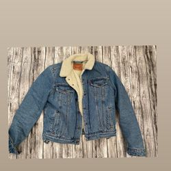 Women’s Levi’s Jacket Fits Size Small