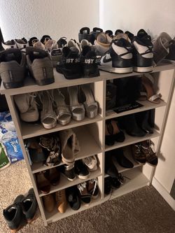 Double sided California Closets shoe holder