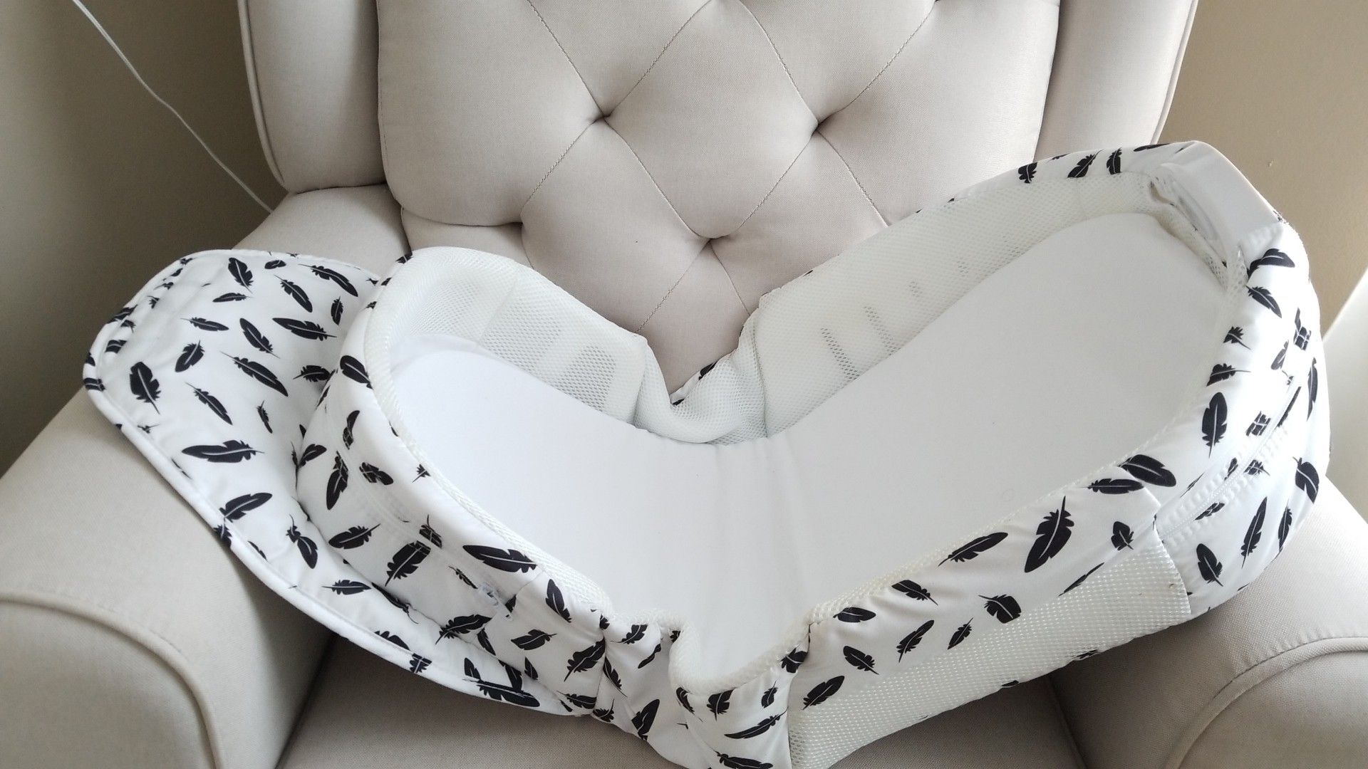 Baby Delight Snuggle Nest Harmony Portable Infant Sleeper in Classic Feathers
