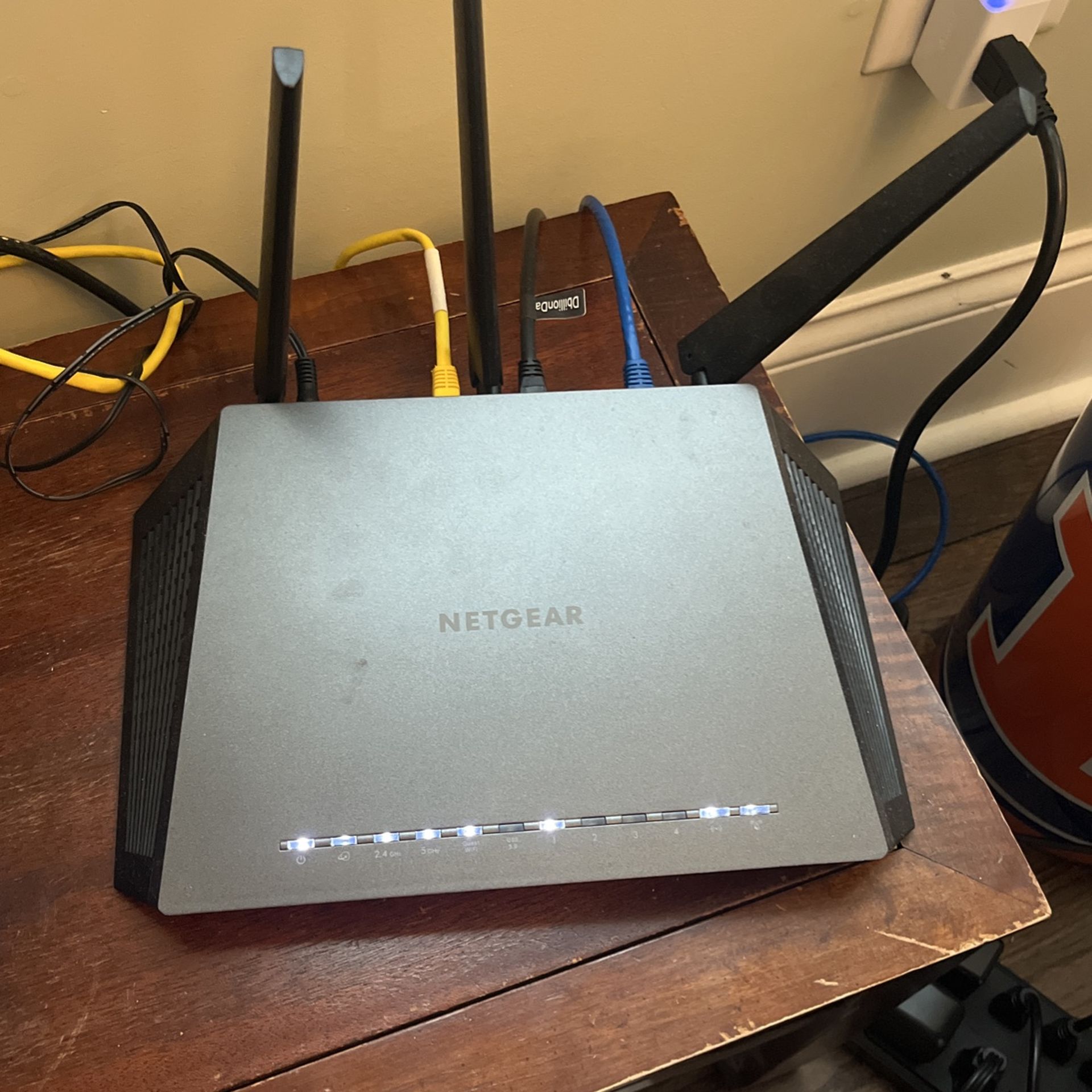 Netgear wireless Router R6900P
