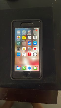 Apple IPhone 8 Plus In Otterbox Defender 256g