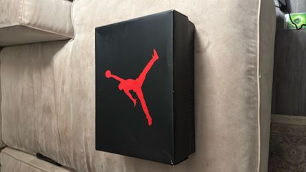 2022 Nike Air Jordan Retro “Fire Red” Size 12