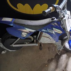 Razor MX350 Dirt Rocket Electric Motocross Bike. 