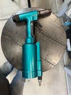 Air rivet gun