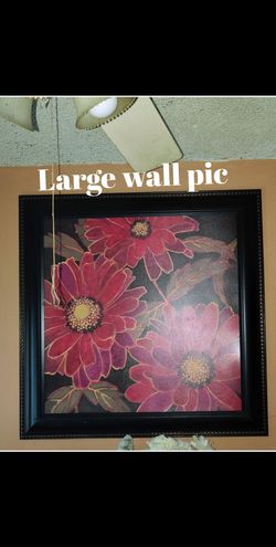 Wall pics and decor