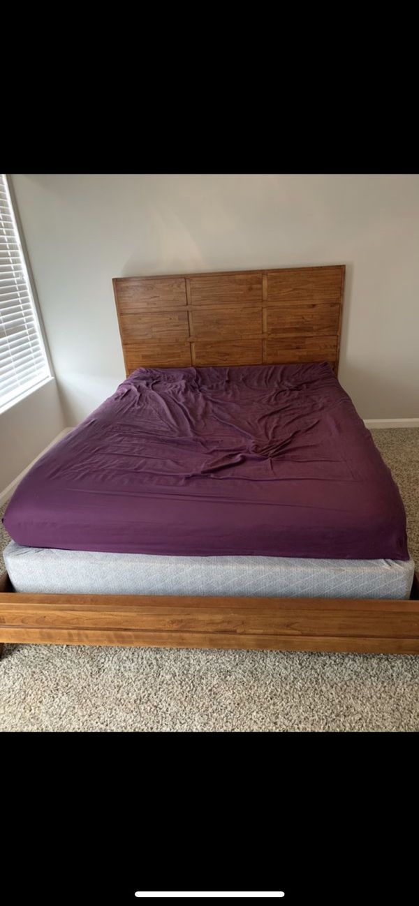 Pick up queen bed FREE today only for Sale in Jacksonville ...